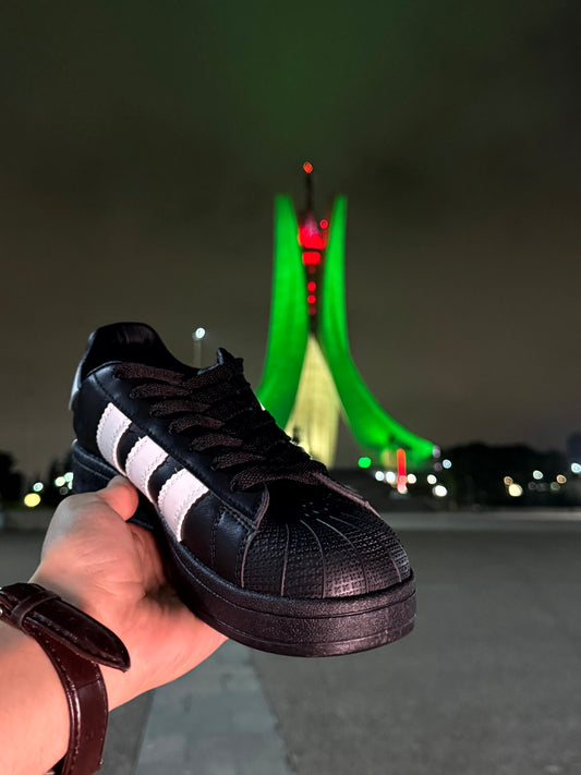 Adidas superstar noir trois bandes blancs