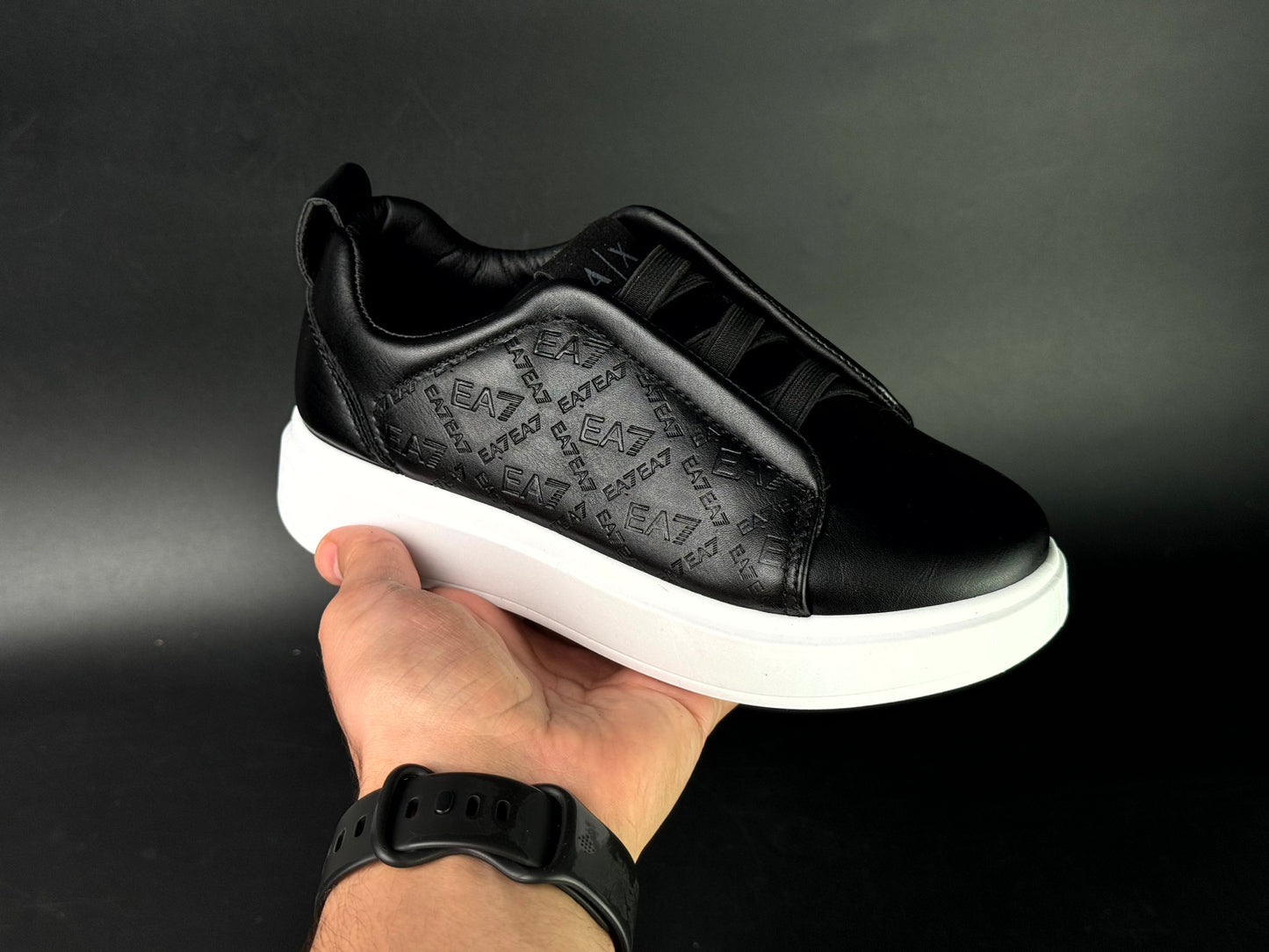 Emporio Armani noir (25 - 35)