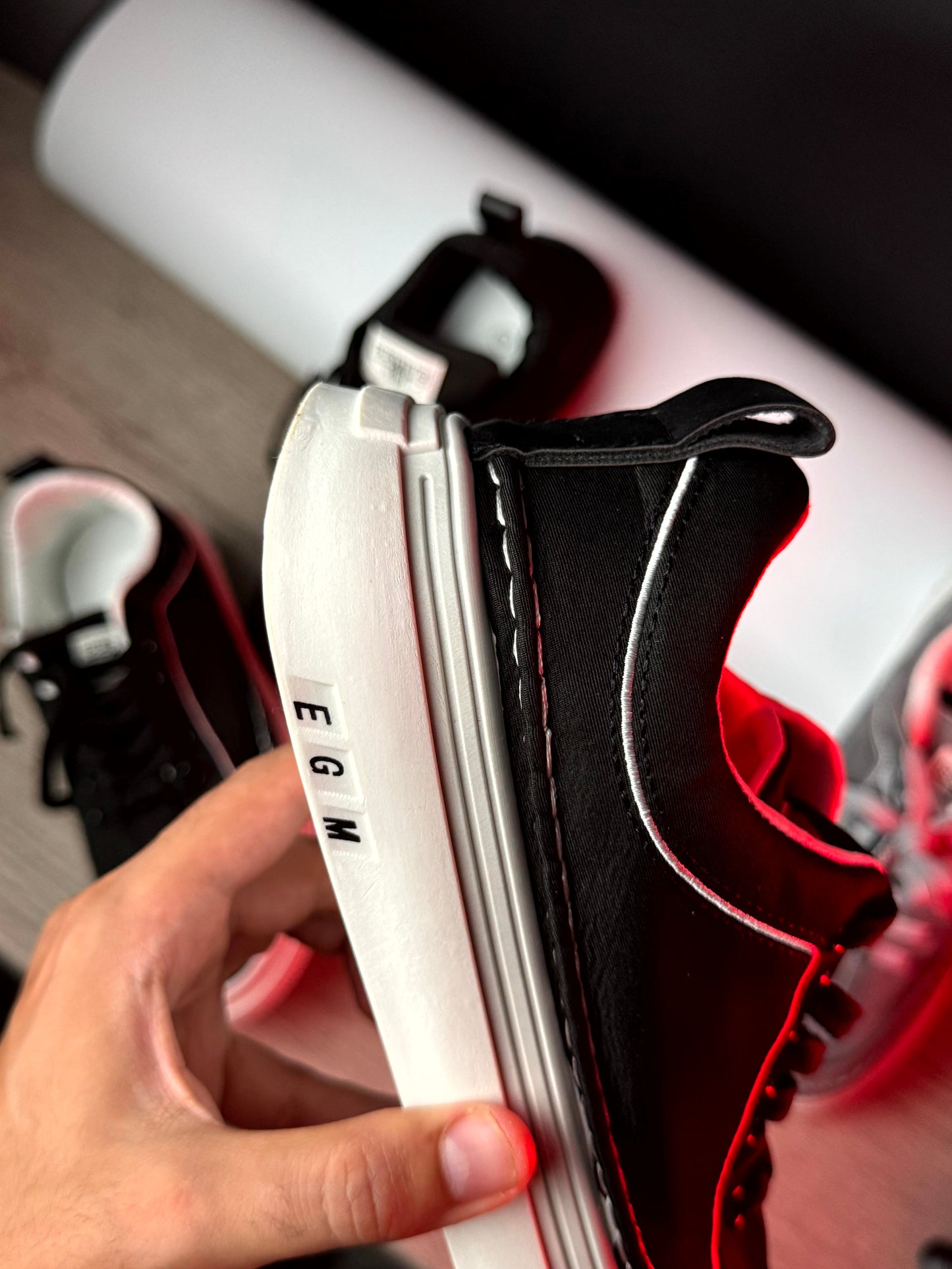 New sneakers fashion black white