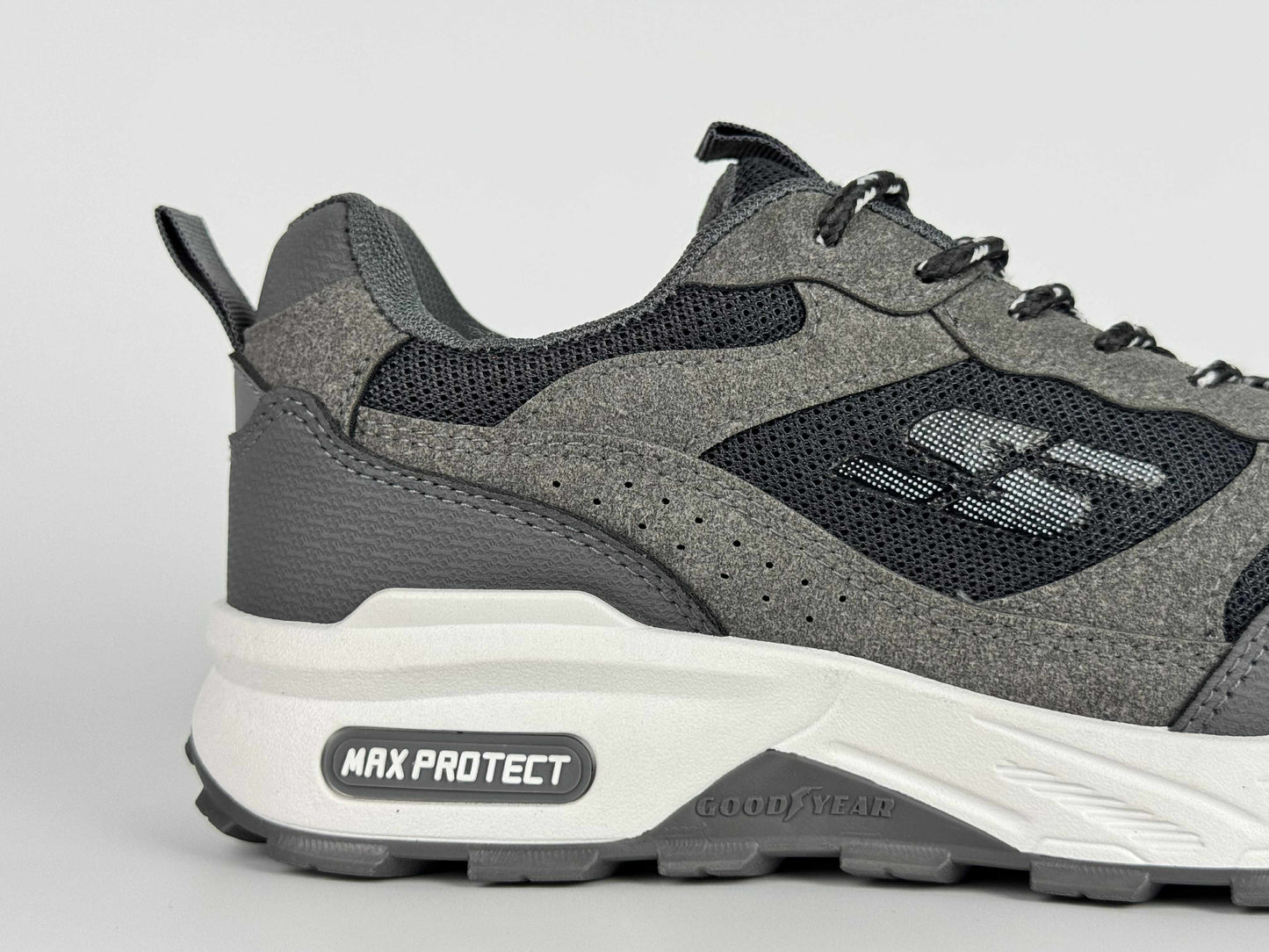 sketchers max protect grise