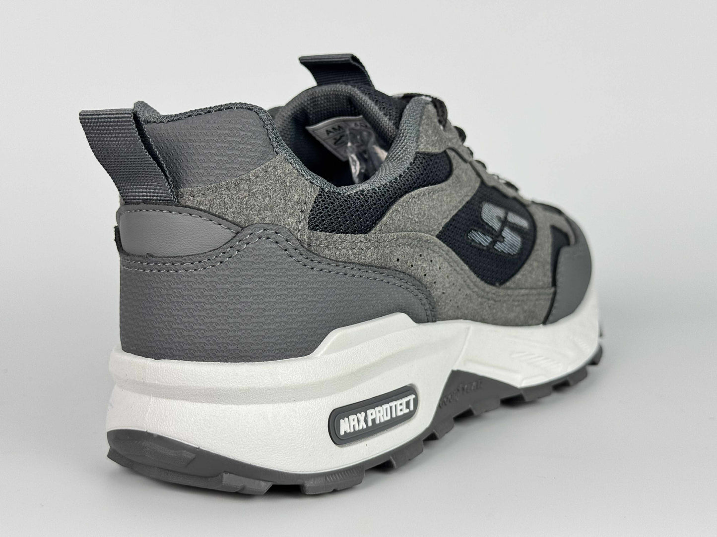 sketchers max protect grise