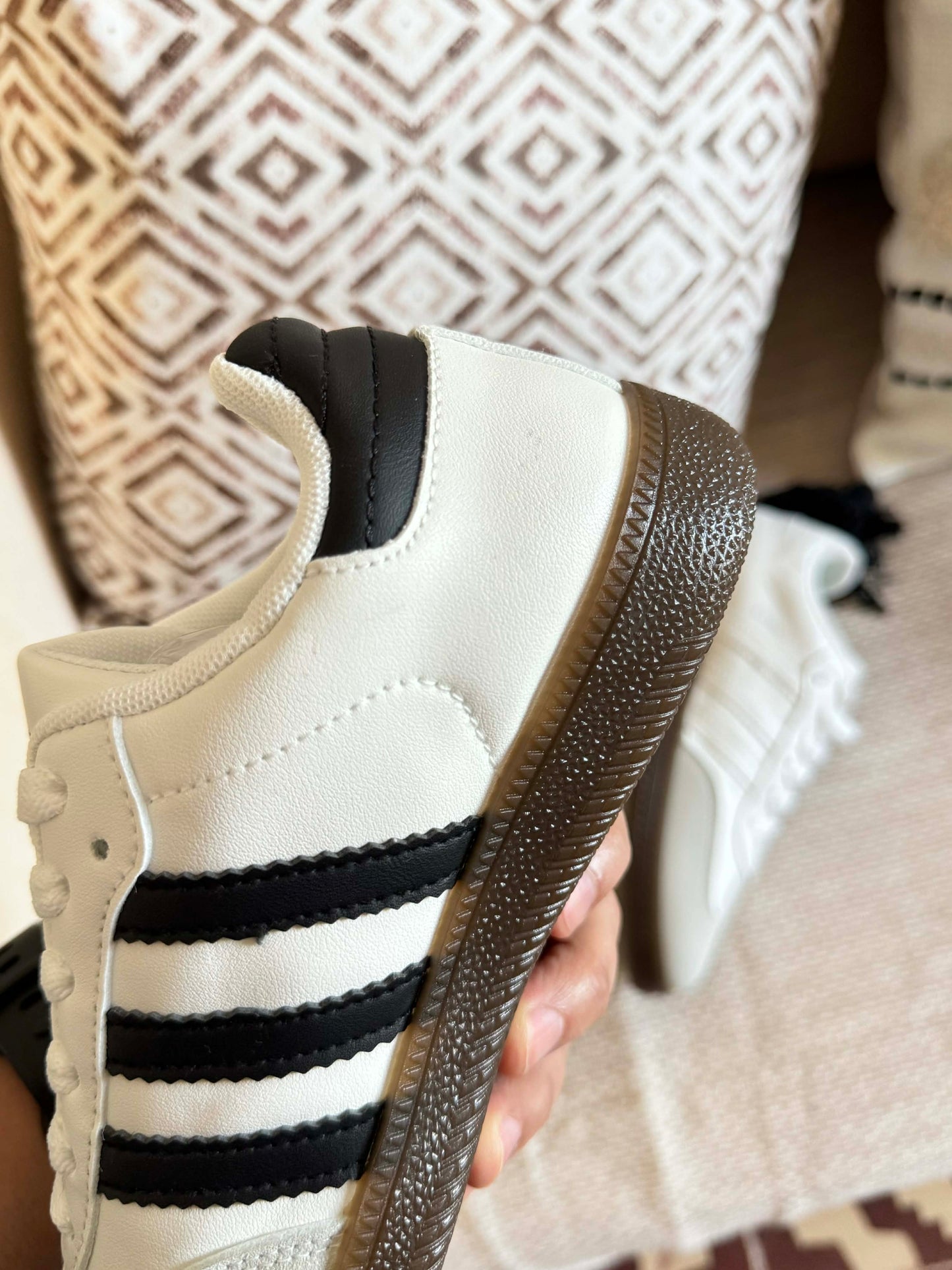 adidas samba white black