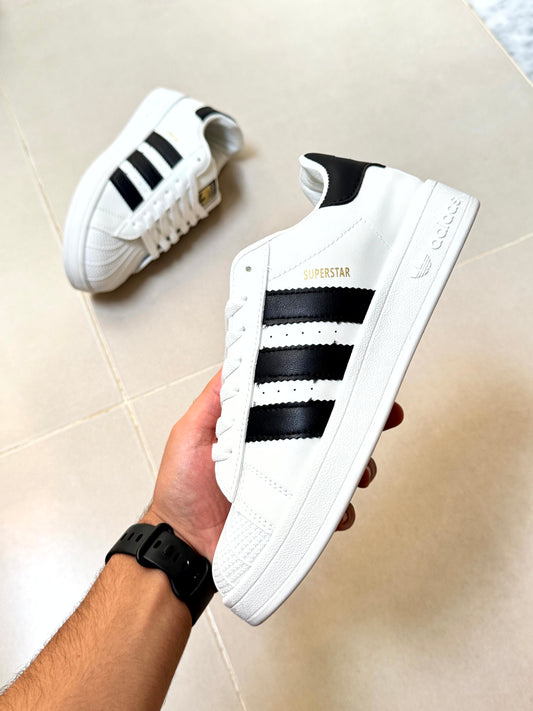 Adidas superstar blanche trois bandes bleu