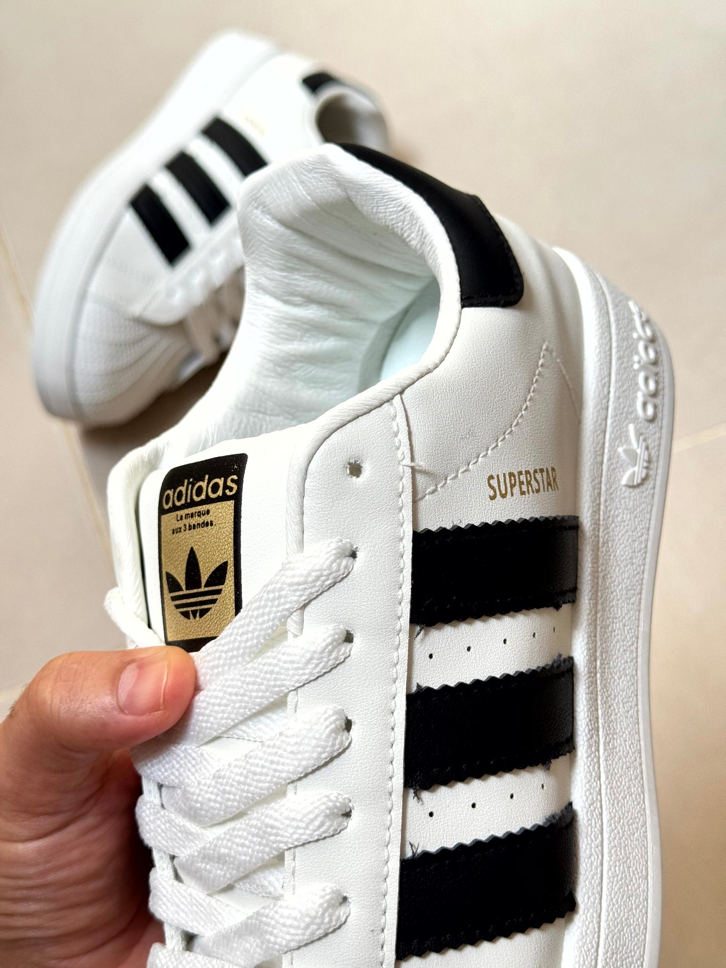 Adidas superstar blanche trois bandes bleu