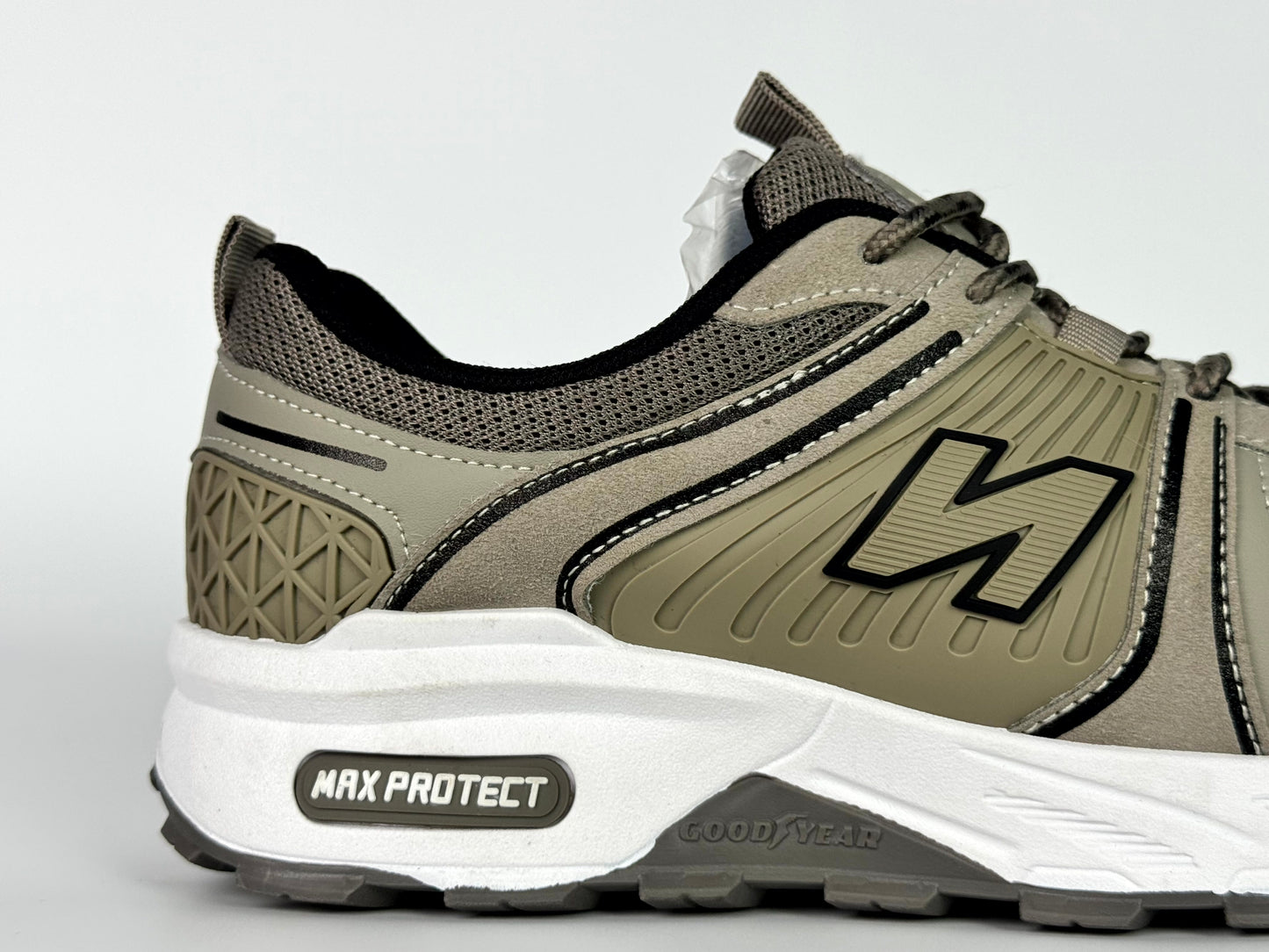 New balance max protect beige