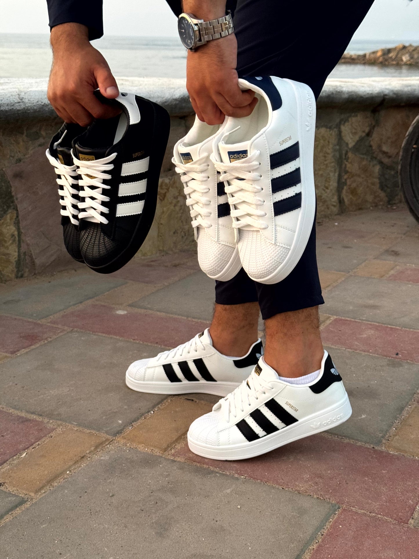 Adidas superstar noir trois bandes blancs