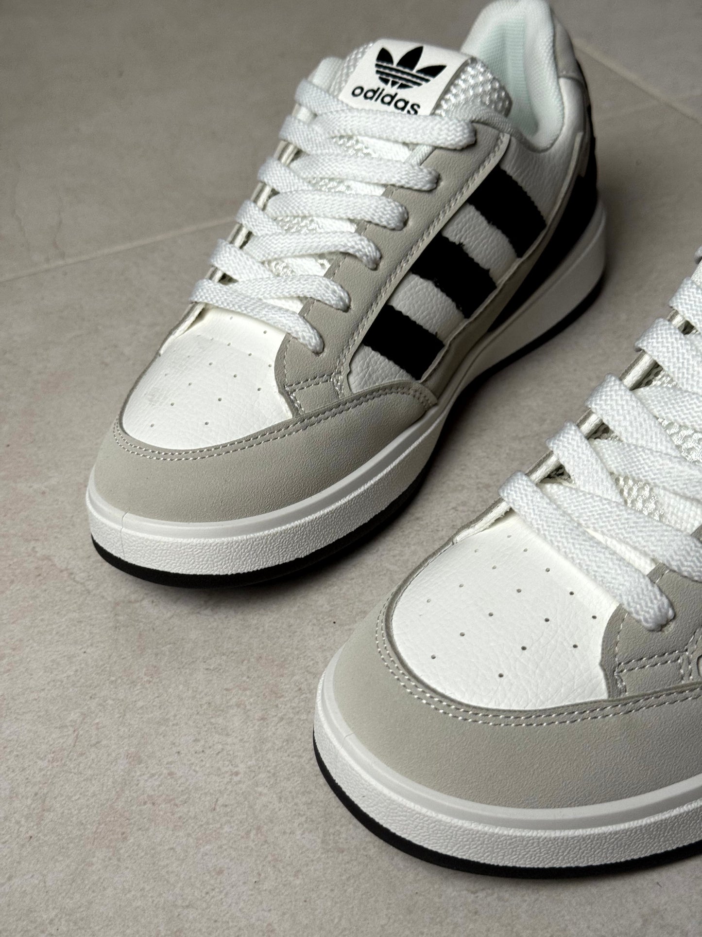 Adidas forum low