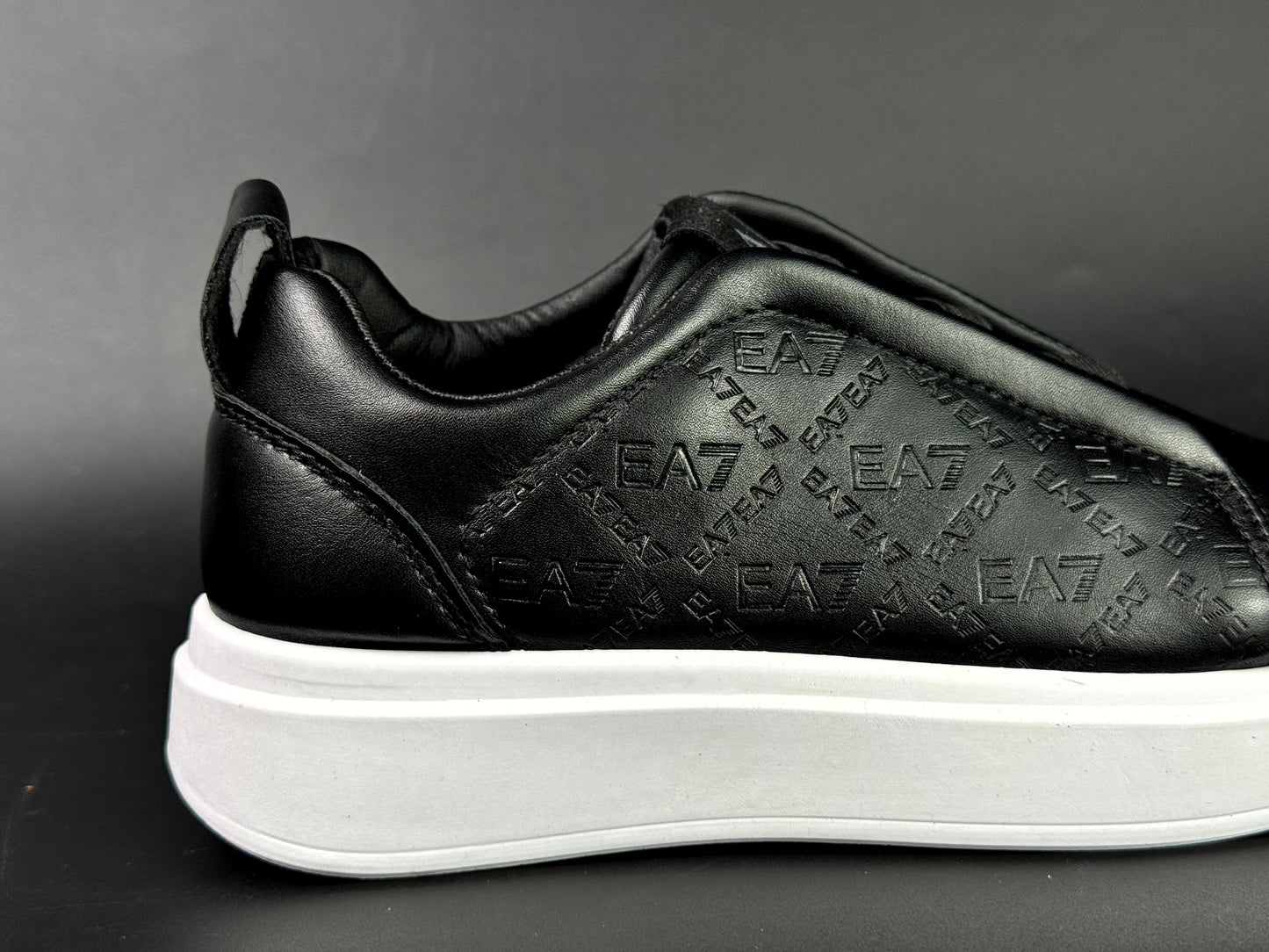 Emporio Armani noir (25 - 35)