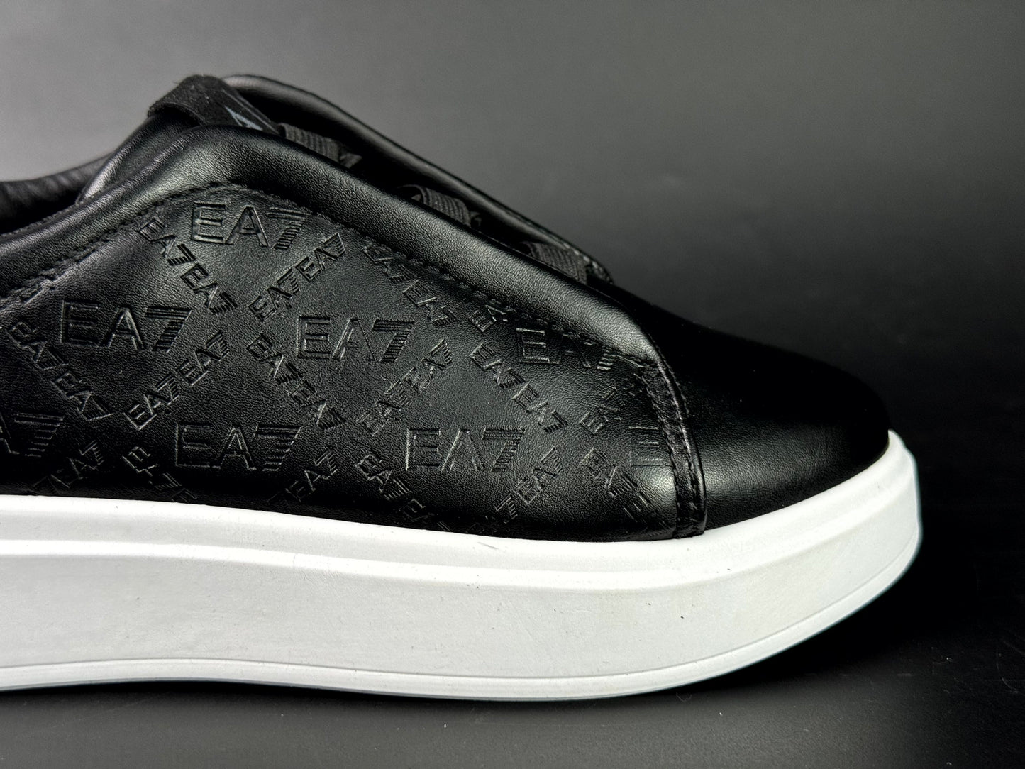 Emporio Armani noir (25 - 35)