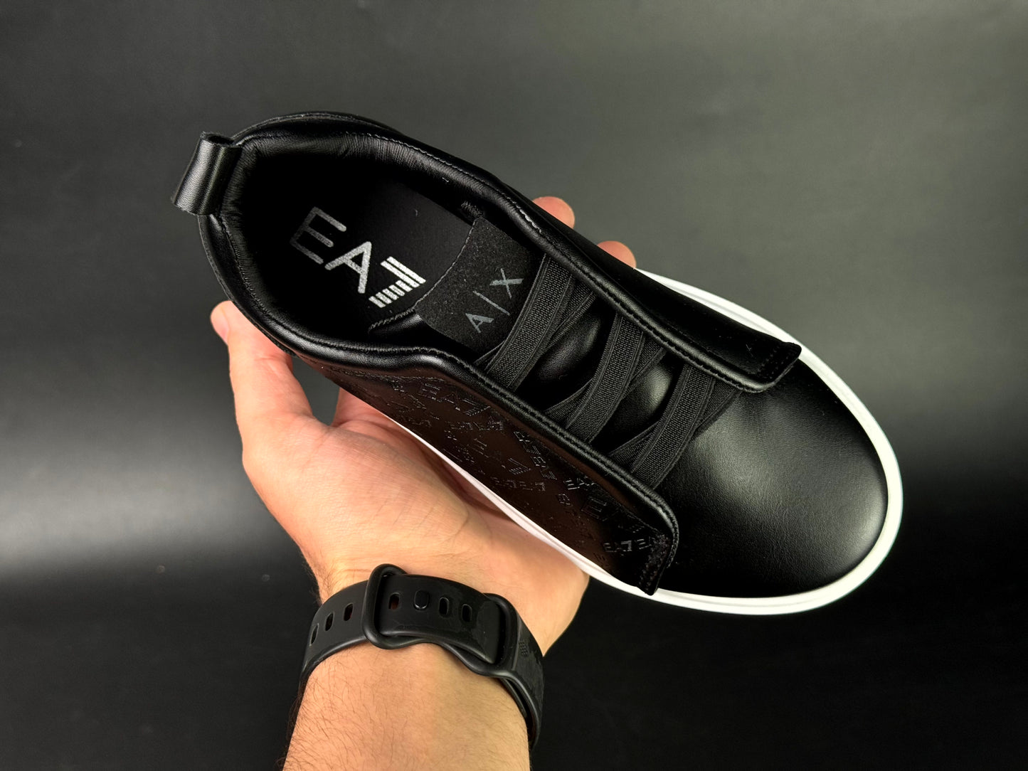 Emporio Armani noir (25 - 35)