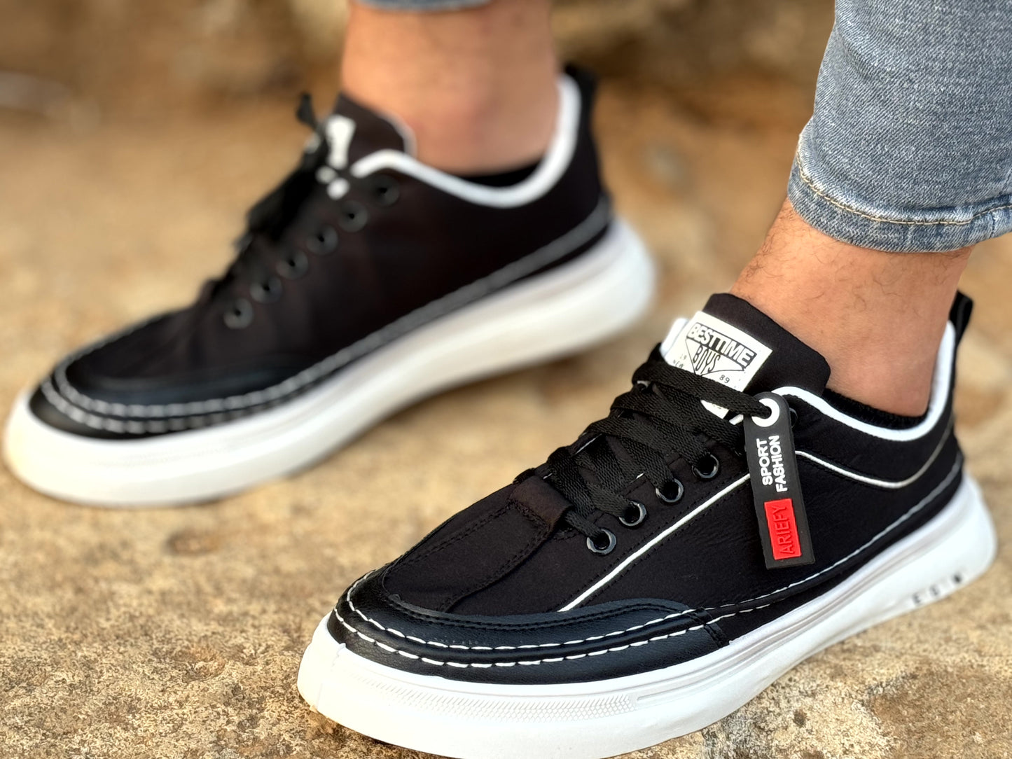 New sneakers fashion black white