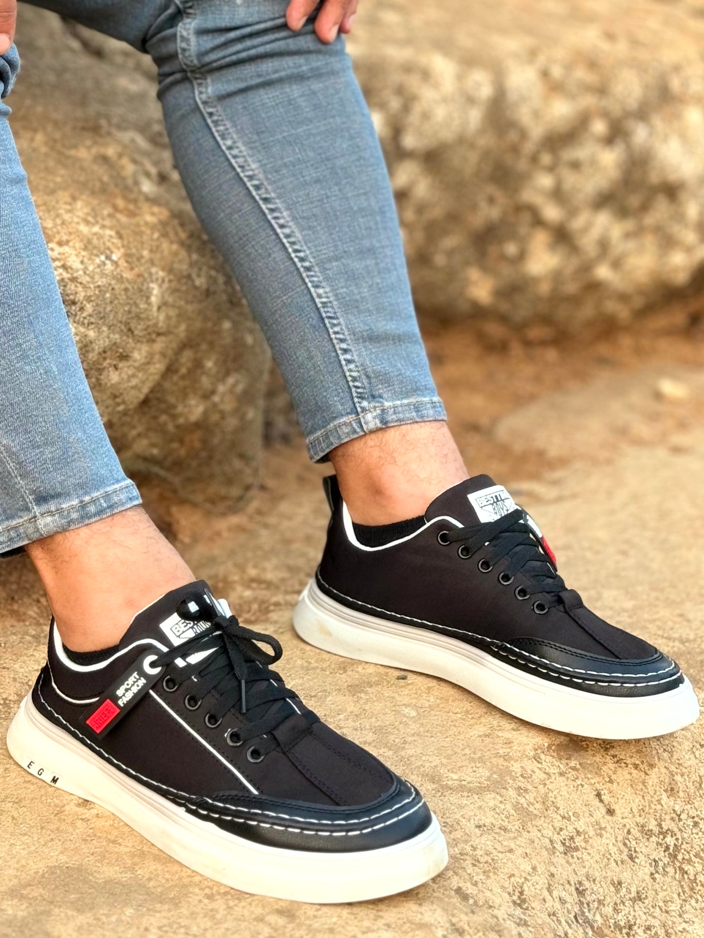 New sneakers fashion black white