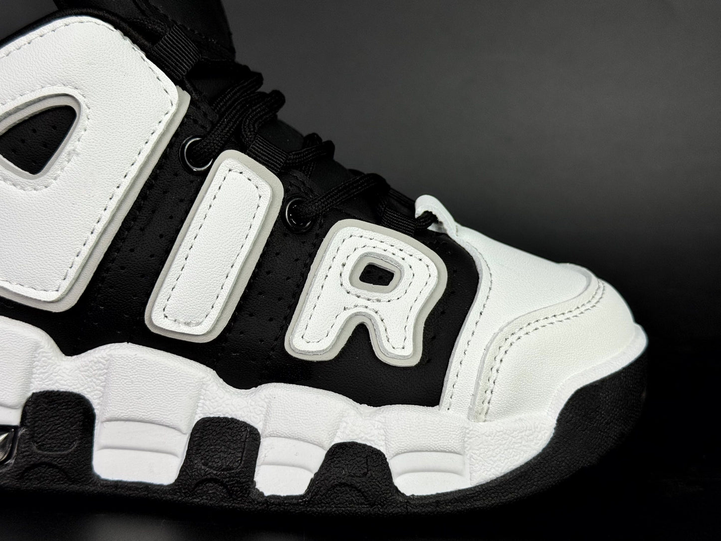 Nike air uptempo black