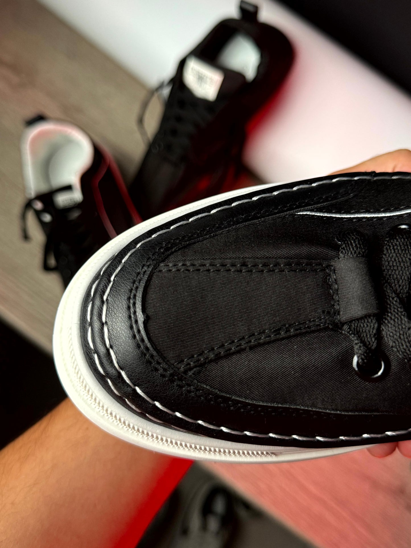 New sneakers fashion black white