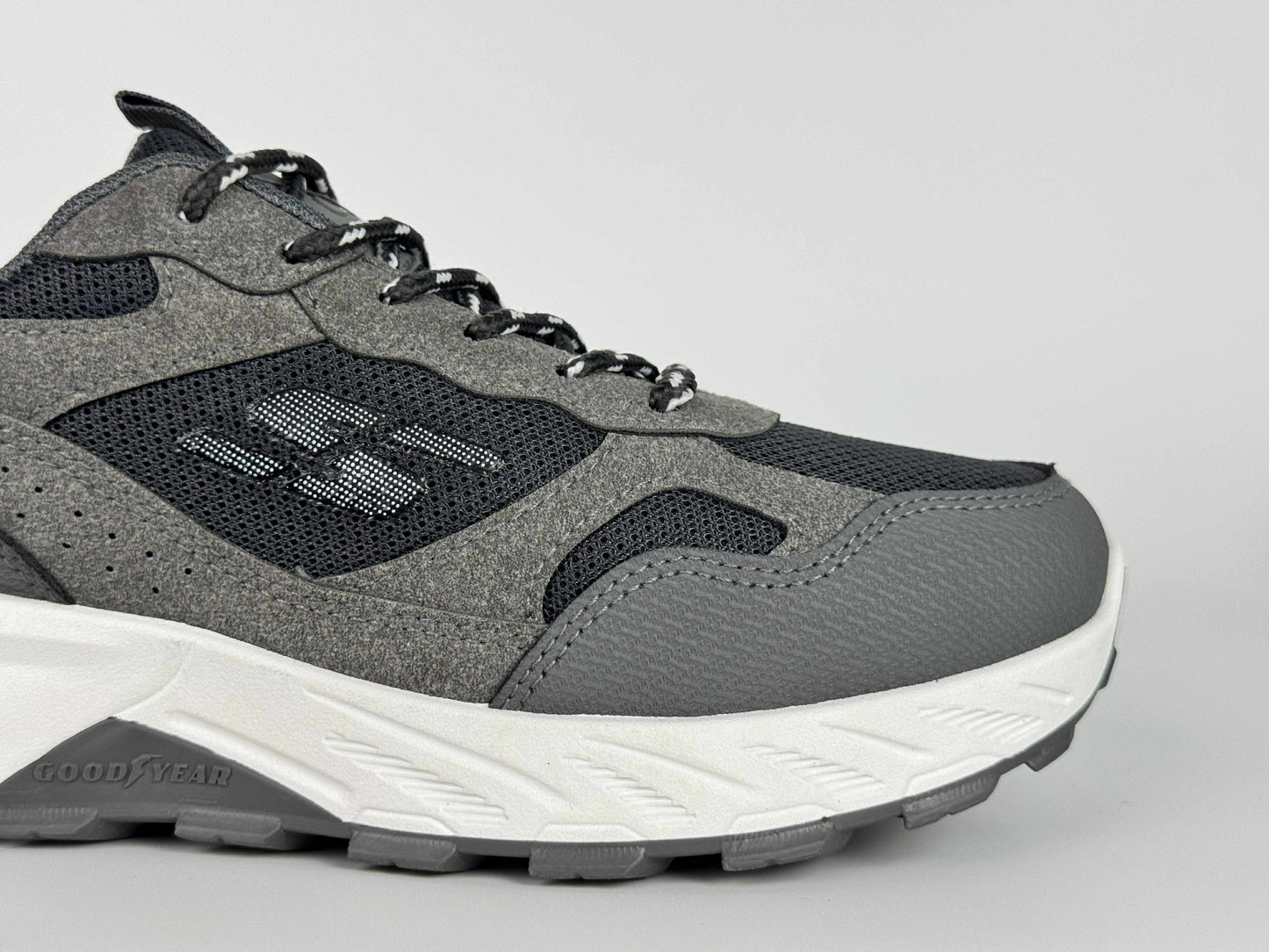 sketchers max protect grise